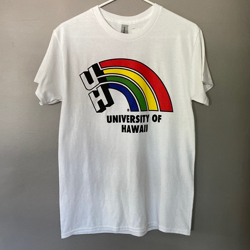 University of Hawaii tshirt - rainbow